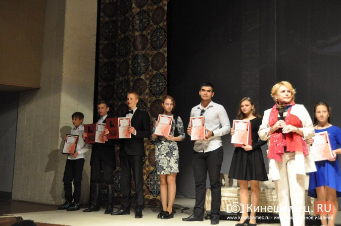 В Кинешме наградили победителей фестиваля «Классика на школьной сцене» фото 14