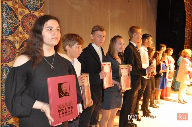 В Кинешме наградили победителей фестиваля «Классика на школьной сцене» фото 23