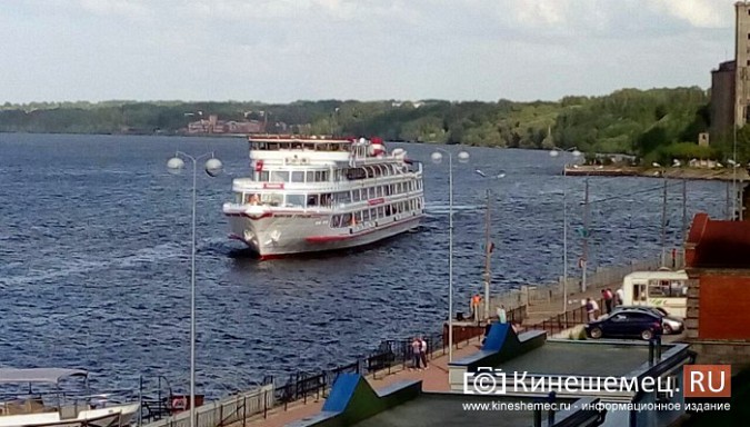 «Максим Горький» снова пришвартовался к кинешемскому причалу фото 2