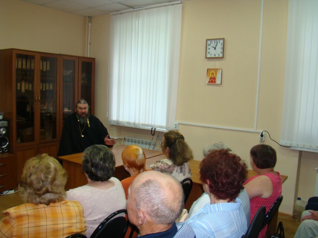 В Кинешемское общество слепых пригласили священника фото 2