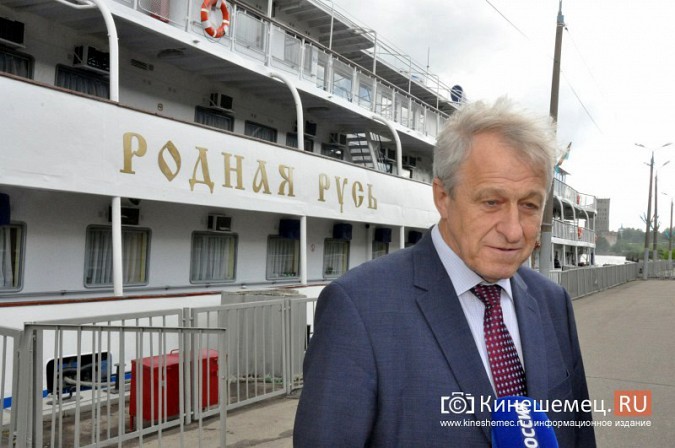 Во время визита в Кинешму депутат Госдумы Юрий Смирнов приобрел подушку с эффектом памяти фото 11