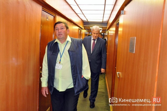 Во время визита в Кинешму депутат Госдумы Юрий Смирнов приобрел подушку с эффектом памяти фото 5