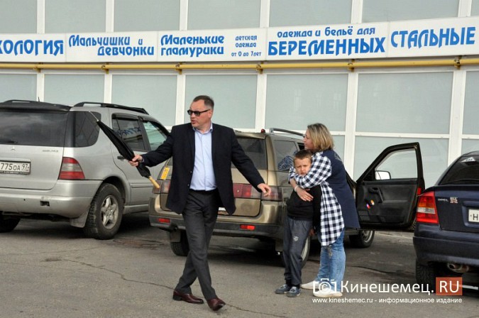 Во время визита в Кинешму депутат Госдумы Юрий Смирнов приобрел подушку с эффектом памяти фото 17