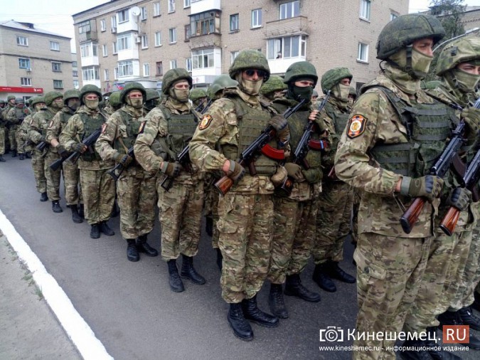 Житель Кинешмы побывал на военном параде в Донецкой республике фото 6