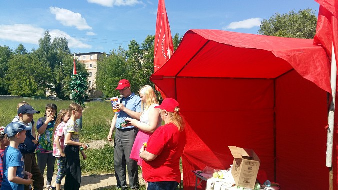 Коммунисты Кинешмы пошли по микрорайонам и дворам города фото 4