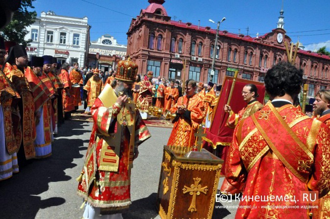 В праздник Собора Иваново-Вознесенских святых в Кинешме состоялся крестный ход фото 10