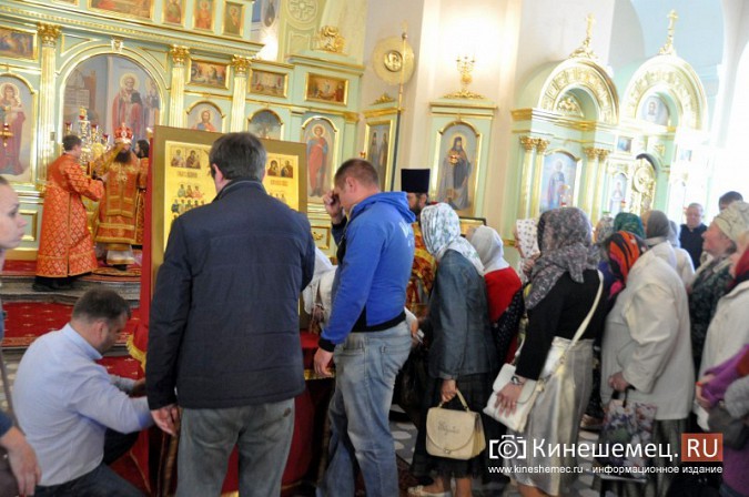 В праздник Собора Иваново-Вознесенских святых в Кинешме состоялся крестный ход фото 4