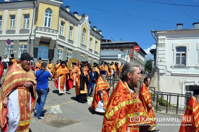 В праздник Собора Иваново-Вознесенских святых в Кинешме состоялся крестный ход фото 9