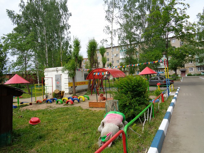 Жители дома на Вичугской облагородили территорию у дома фото 9