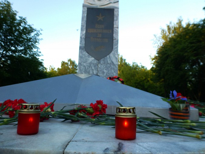 На рассвете 22 июня кинешемское  «Боевое братство» зажгло свечу памяти фото 10