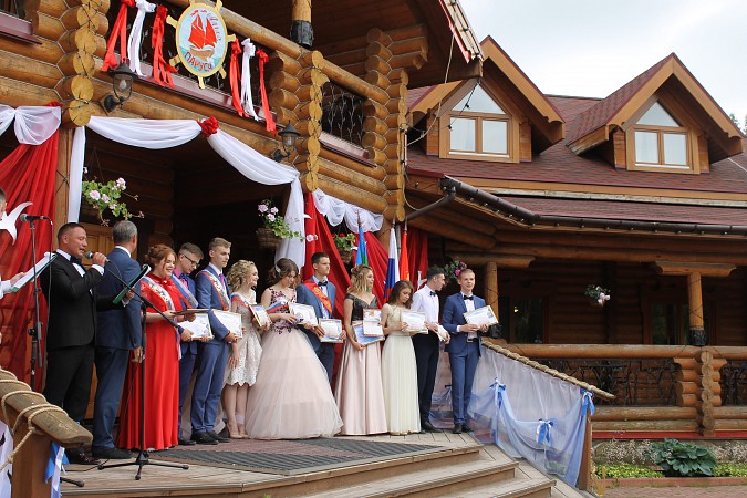 Алые паруса в Семигорье собрали выпускников Кинешемского района фото 53