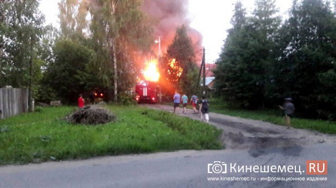 В Кинешме сгорели дом и пристройка на улице Мурманской фото 5