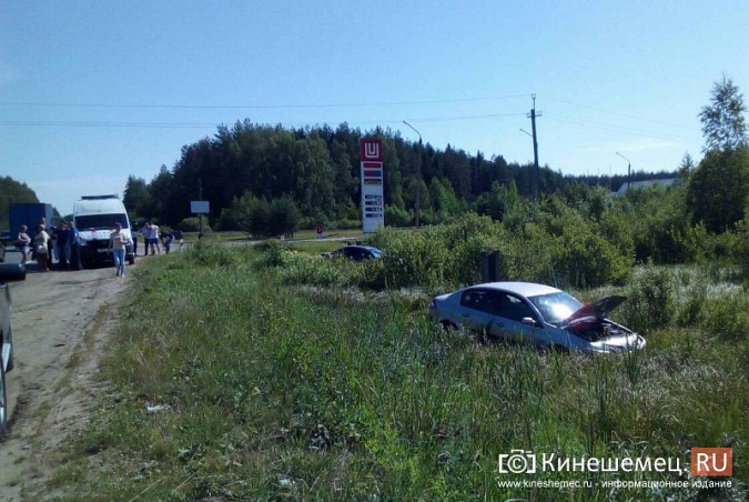 Несколько человек пострадало в результате столкновения двух легковушек под Велизанцем фото 2
