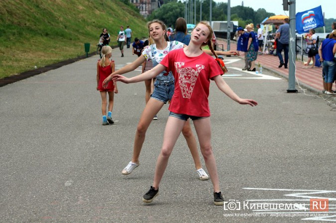 В День города в Кинешме прошел фестиваль воздушных змеев фото 35