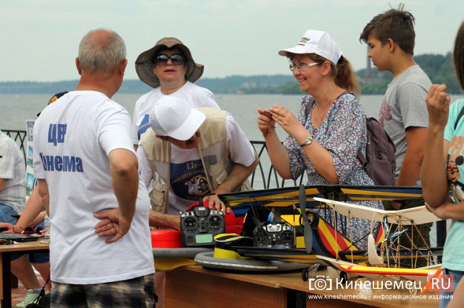 В День города в Кинешме прошел фестиваль воздушных змеев фото 37