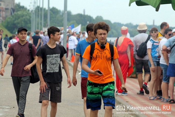 В День города в Кинешме прошел фестиваль воздушных змеев фото 27