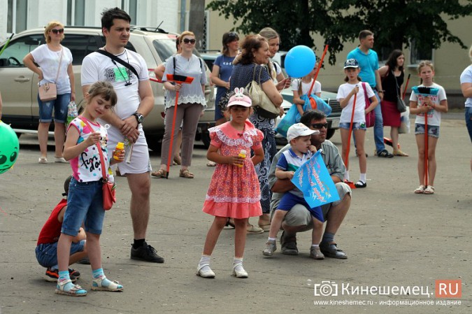 В День города в Кинешме прошел фестиваль воздушных змеев фото 11