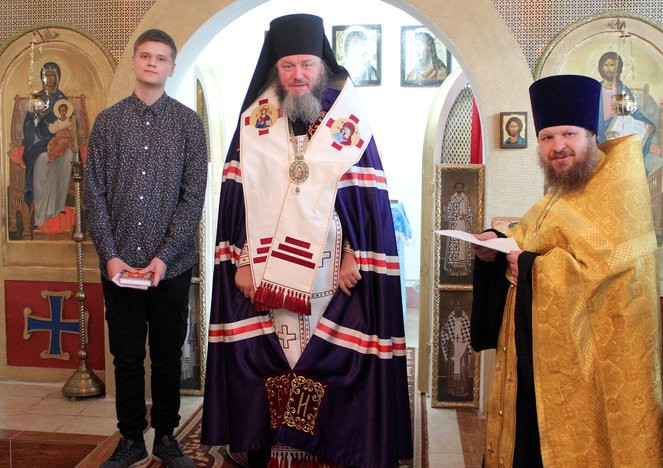 Кинешемский епископ Иларион вручил аттестаты выпускникам фото 8