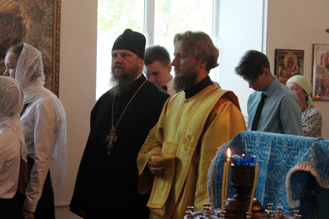 Кинешемский епископ Иларион вручил аттестаты выпускникам фото 5