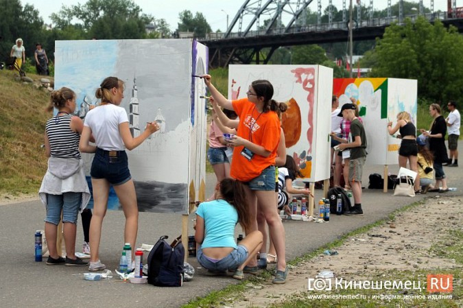 В Кинешме уличные художники разукрасили улицу Плесскую фото 57