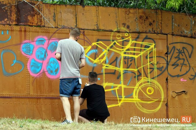 В Кинешме уличные художники разукрасили улицу Плесскую фото 11