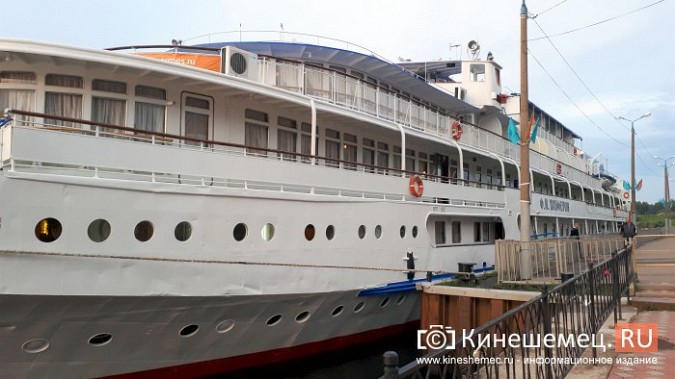 К кинешемскому берегу причалил «Федор Панферов» фото 4
