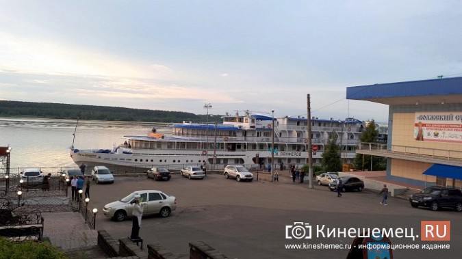 К кинешемскому берегу причалил «Федор Панферов» фото 5
