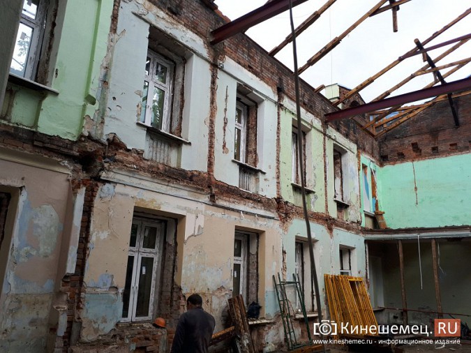 Поликлинику имени Захаровой ремонтируют почти в круглосуточном режиме фото 11