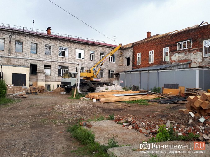 Поликлинику имени Захаровой ремонтируют почти в круглосуточном режиме фото 6