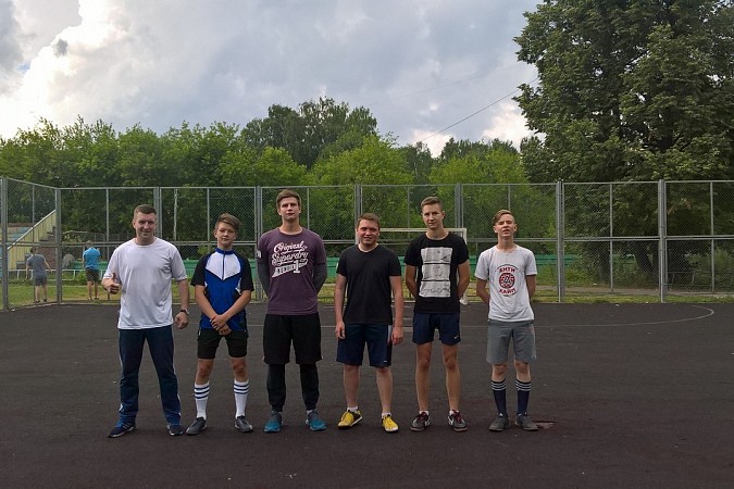 Дворовые футбольные команды начали борьбу за Кубок Александра Пахолкова фото 11