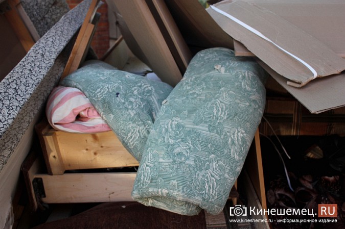На Кинешемской «скорой» кровати с клопами заменили на жесткие кушетки фото 13