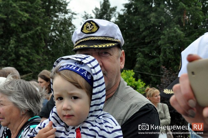 Флагман «Яр» возглавил кинешемскую эскадру в день ВМФ фото 22