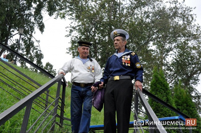 Флагман «Яр» возглавил кинешемскую эскадру в день ВМФ фото 9