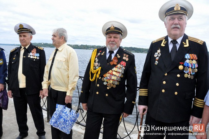 Флагман «Яр» возглавил кинешемскую эскадру в день ВМФ фото 10