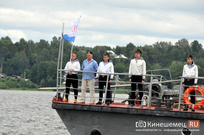 Флагман «Яр» возглавил кинешемскую эскадру в день ВМФ фото 30