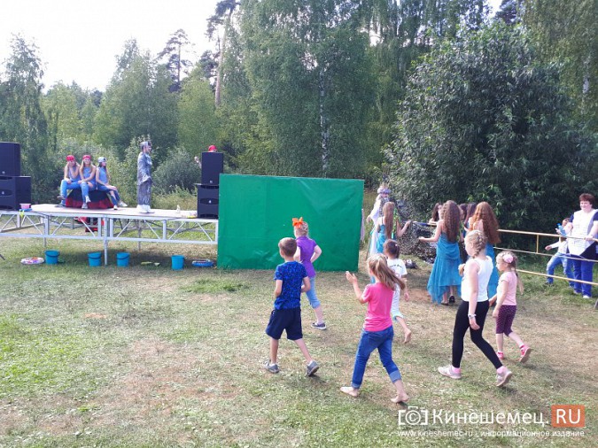 На городском пляже Кинешмы встречали царя морей фото 9