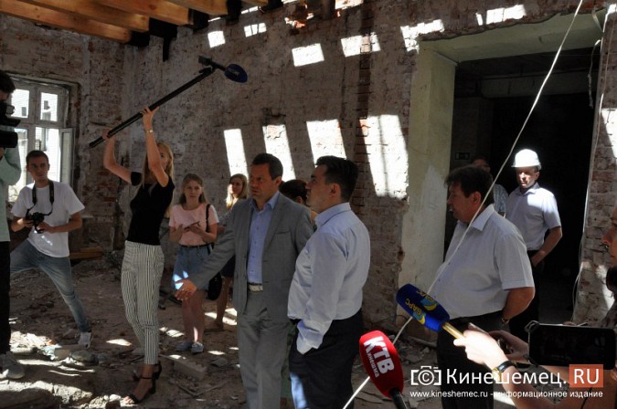 Станислав Воскресенский оценил ход ремонта поликлиники имени Захаровой фото 4
