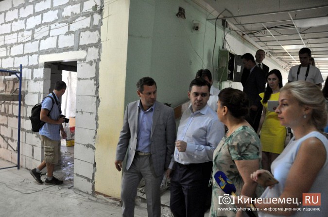 Станислав Воскресенский оценил ход ремонта поликлиники имени Захаровой фото 12