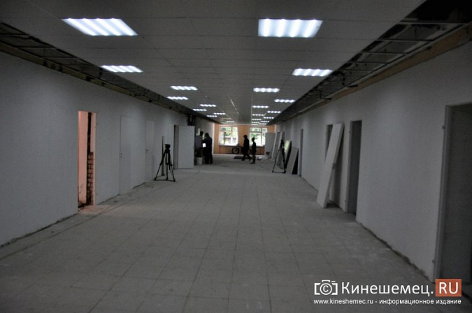 Станислав Воскресенский оценил ход ремонта поликлиники имени Захаровой фото 3