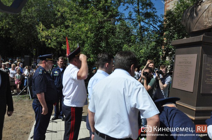 На открытие бюста генералу Маргелову в Кинешму съехались десантники со всей Ивановской области фото 24