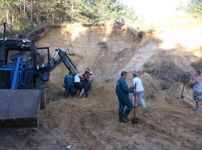 12-летний мальчик погиб из-за обвала песчаного грунта в Юрьевце фото 3