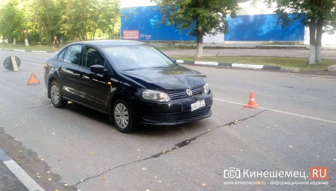 На улице Вичугской в Кинешме столкнулись два «Фольксвагена Поло» фото 6