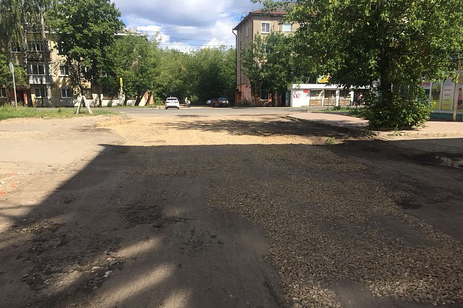 У дома №25 по улице 50-летия Комсомола обустроили подход к контейнерной площадке фото 6