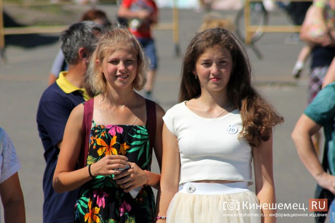 В Кинешме прошел благотворительный забег «Волжская невеста» фото 12