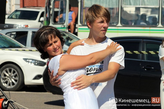 В Кинешме прошел благотворительный забег «Волжская невеста» фото 30