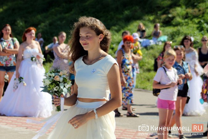 В Кинешме прошел благотворительный забег «Волжская невеста» фото 105