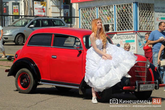 В Кинешме прошел благотворительный забег «Волжская невеста» фото 35