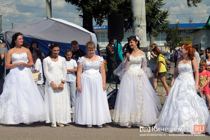 В Кинешме прошел благотворительный забег «Волжская невеста» фото 20