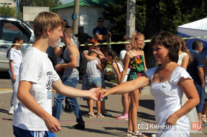 В Кинешме прошел благотворительный забег «Волжская невеста» фото 26