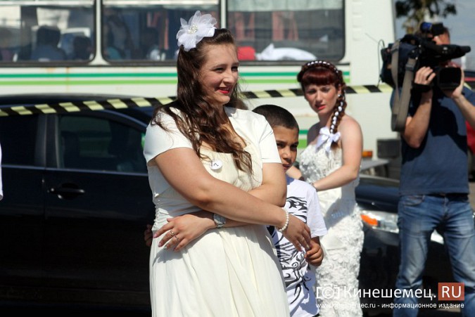 В Кинешме прошел благотворительный забег «Волжская невеста» фото 31
